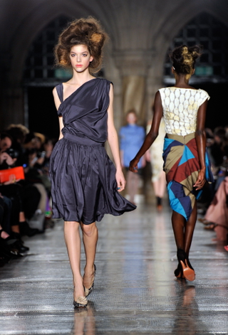 Illustration for article titled Vivienne Westwood's Fall Collection Is For Awesome Bag Ladies